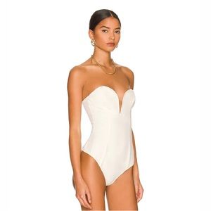 Superdown Gianna Sweetheart Bodysuit in White Size S